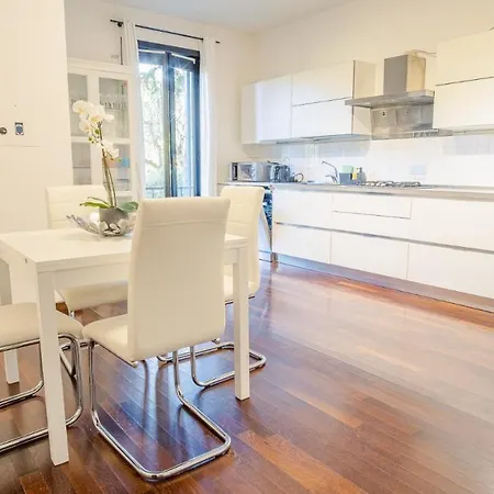 Patrizia View - Italian Homing Apartment
