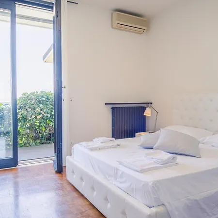Appartamento Patrizia View - Italian Homing *